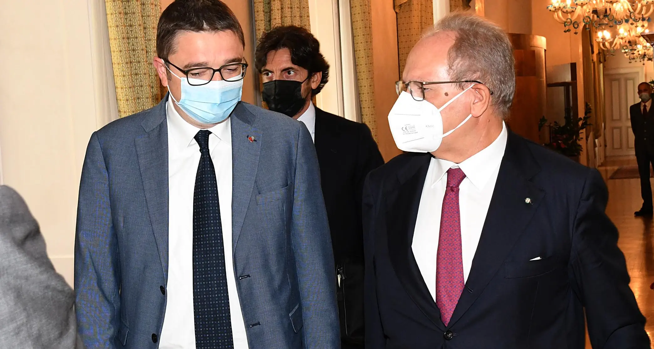 Regole Covid per teatri, cinema, discoteche, eventi e manifestazioni sportive: ecco l’ordinanza numero 82 di Fugatti