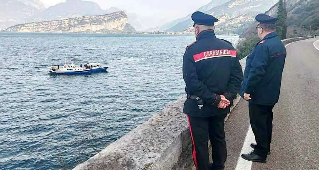Lago di Garda, nessuna traccia dei resti di Sergio Tamburini: ricerche sospese