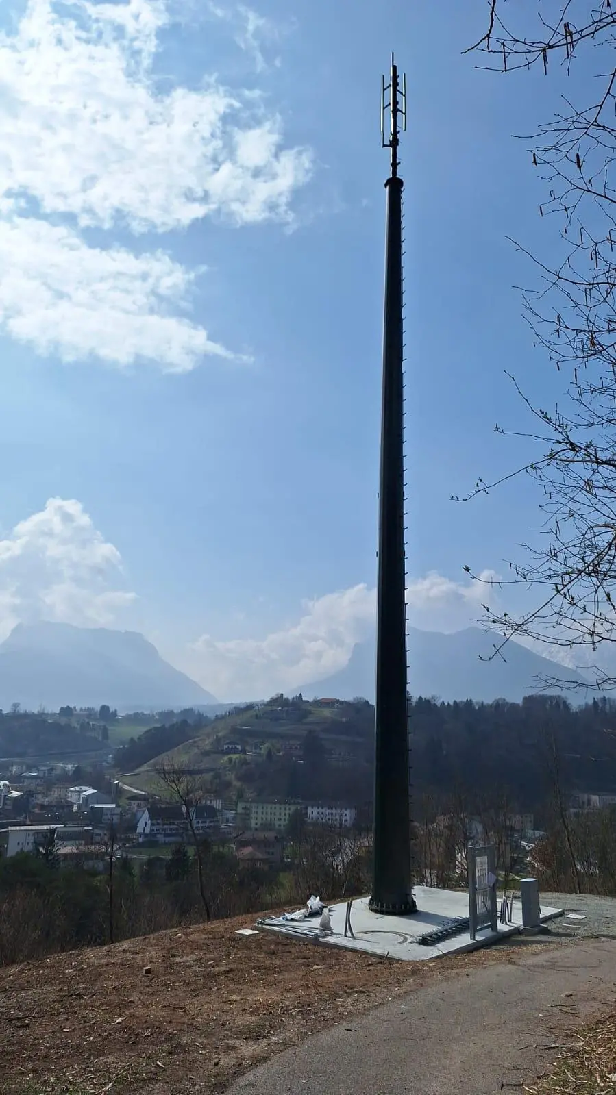 Ponte Arche, il sindaco Zambotti all’attacco: «Per l’antenna faremo ricorso al Tar, deve essere spostata»