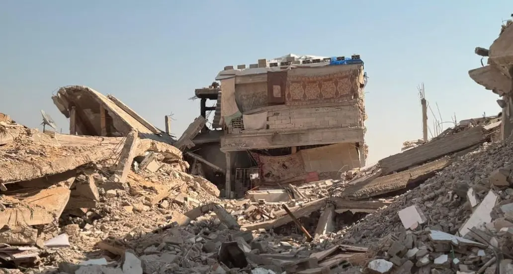 Madre muore a Gaza: è rimasta intrappolata sotto le macerie di casa sua