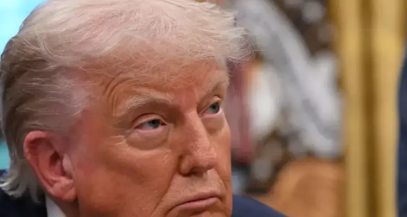 «Trump blocca l'iter per il visto agli studenti, valuta il check sui profili social»
