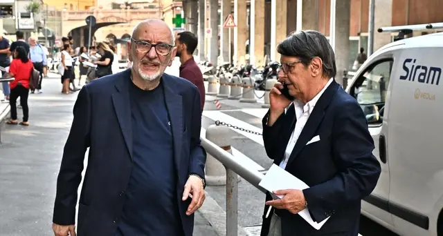Toti: Spinelli cede quote al figlio e richiede libertà