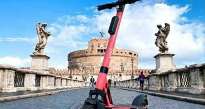 Codice della strada, entro in vigore da oggi le novità: ecco tutto quello che bisogna sapere