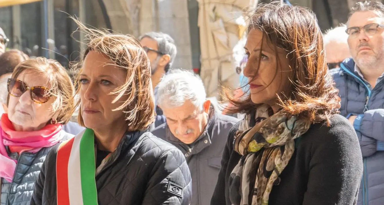 Attacchi sessisti, la Commissione pari opportunità condanna le offese a Santi e Betta