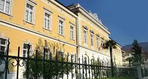 Allenatore a processo per molestie: due baci all'atleta minorenne, rischia fino a 16 anni di carcere