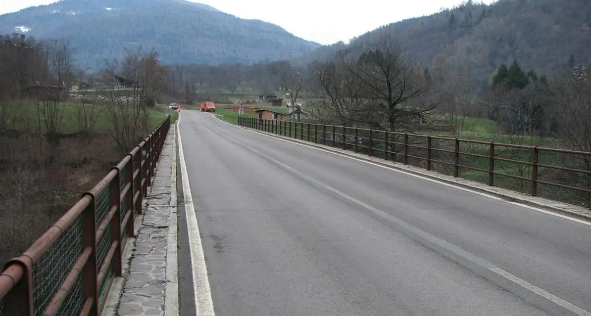 Ponte sul torrente Ceggio a Telve, in primavera via alla riqualificazione