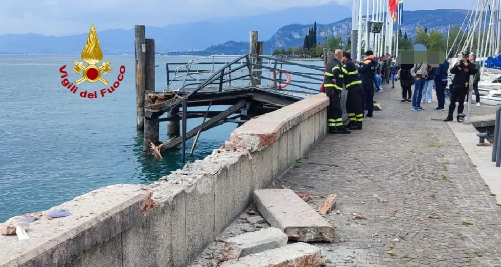 Bardolino, una motonave si schianta contro la banchina: tre feriti, tra cui un bambino