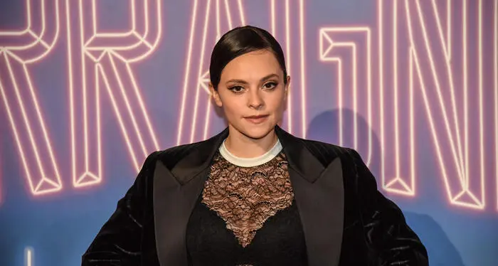 Francesca Michielin annulla due date: “Dovrò essere operata”