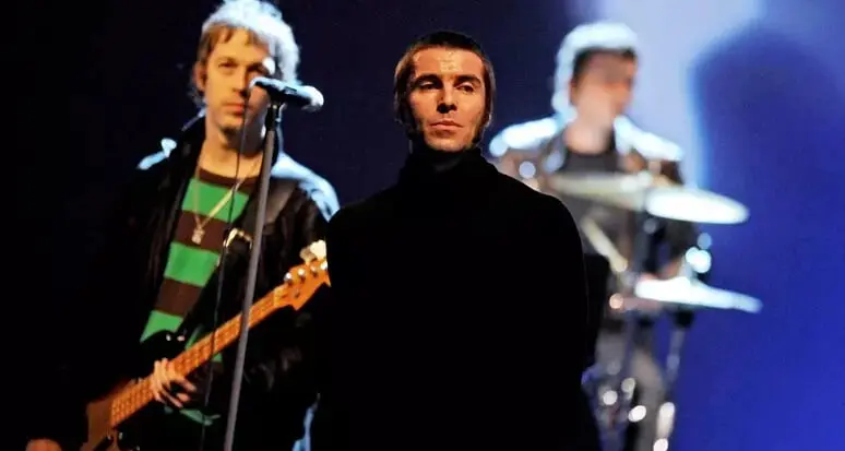 Gli Oasis tornano insieme e annunciano il tour mondiale