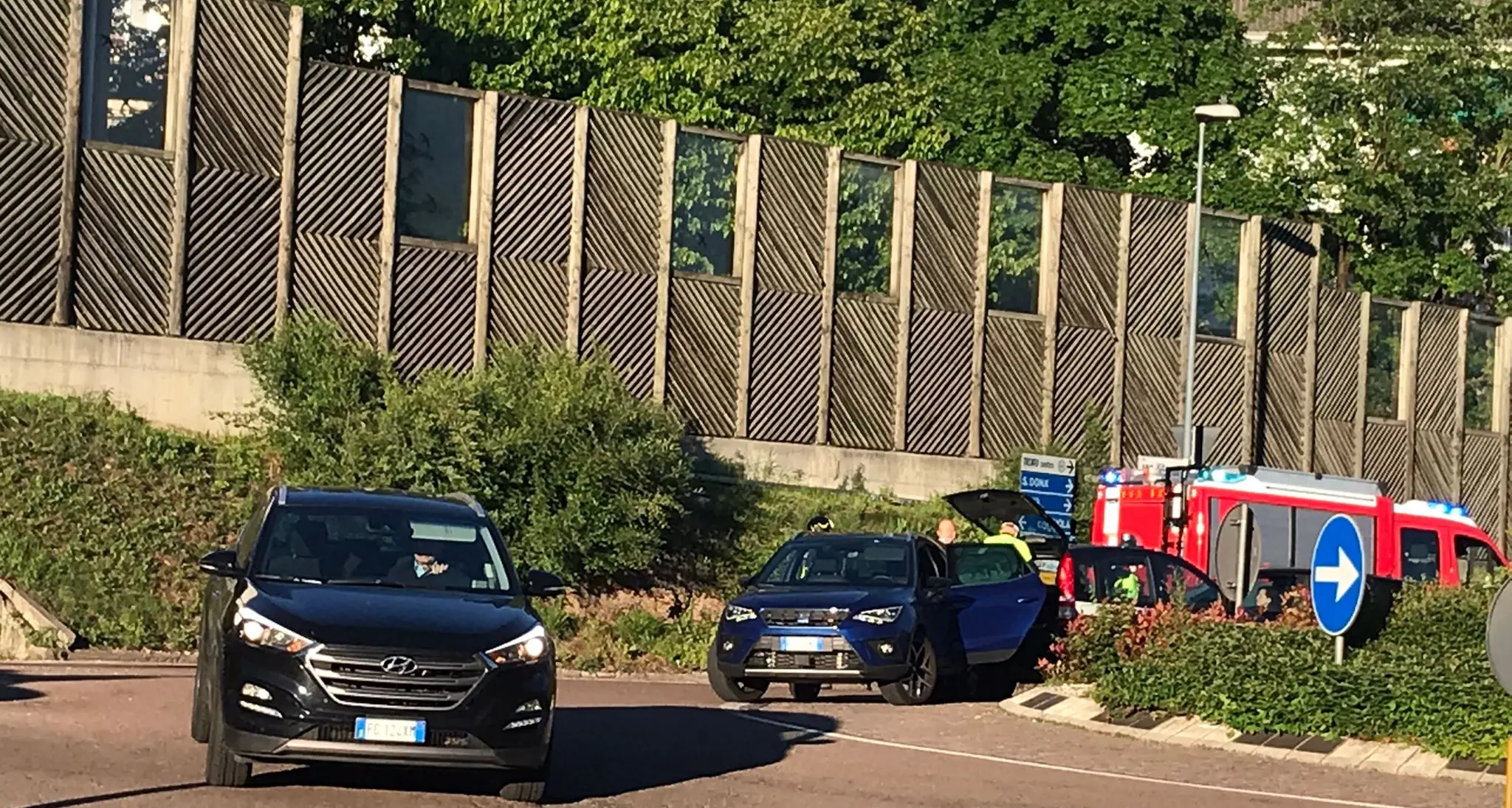 Incidente nella rotatoria di San Donà, un ferito e traffico in tilt