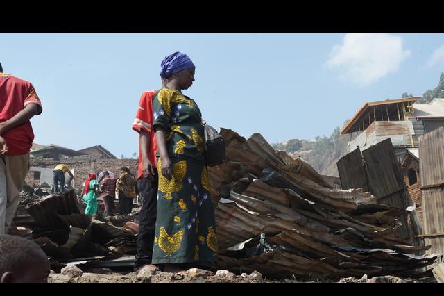 Incendio in una scuola di Bukavu, RDC, con almeno 26 bambini morti in calca, immagine di approfondimento