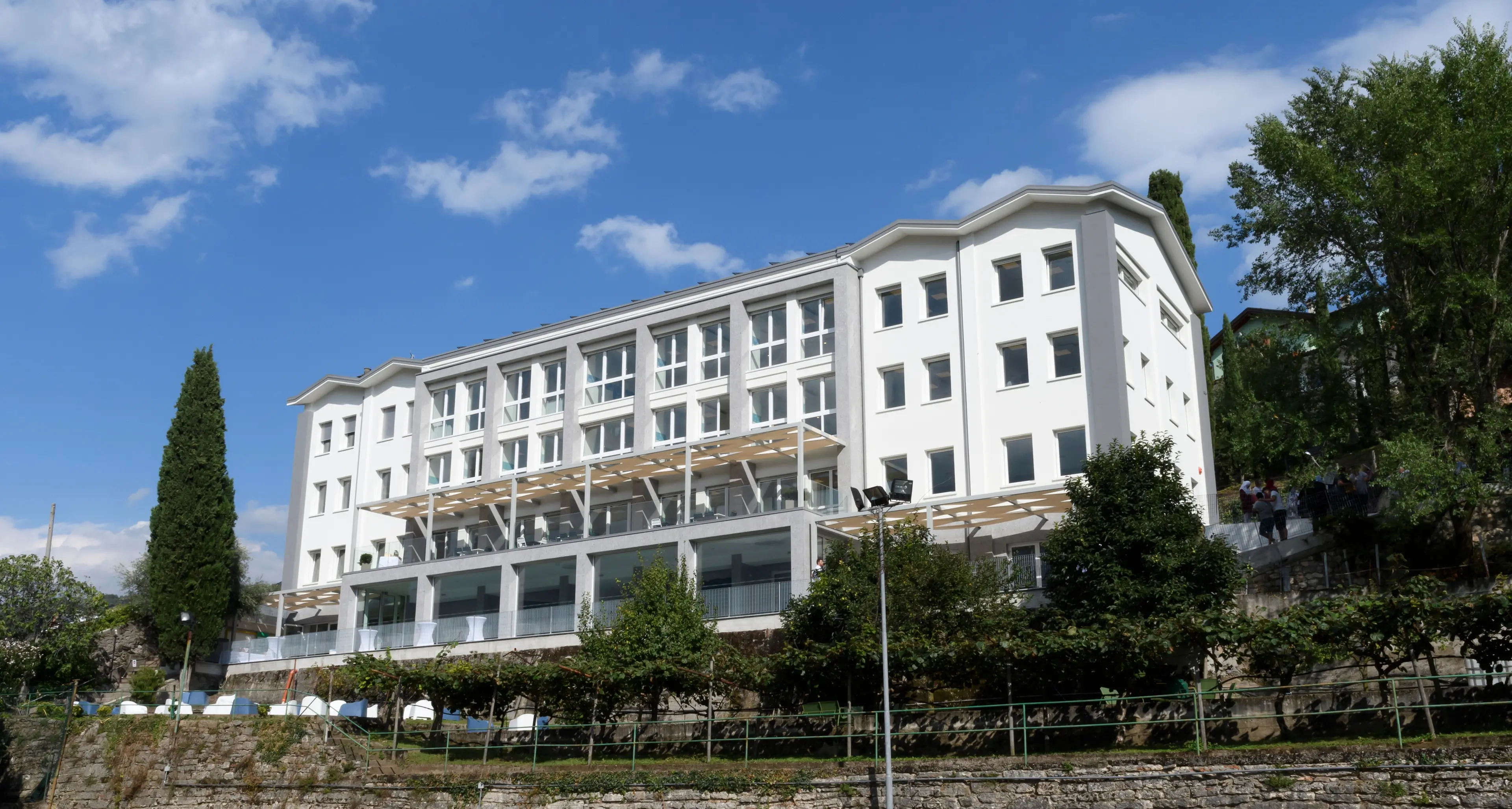 Via alle lezioni nel nuovo liceo Steam del Polo Veronesi di Rovereto, dove la preside si chiama “principal”