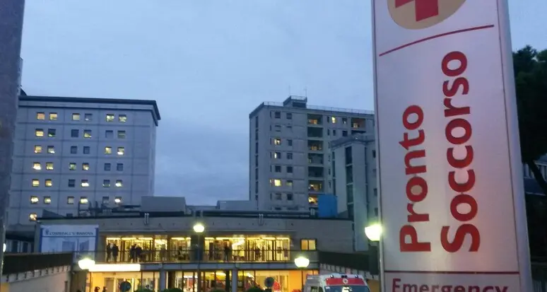 Infermiere tenta di abusare di una tirocinante durante il turno di notte: arrestato