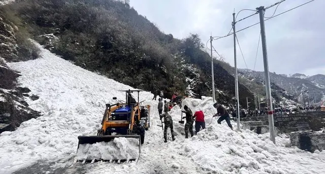 India: inondazioni nel Sikkim, almeno 10 morti e 82 dispersi