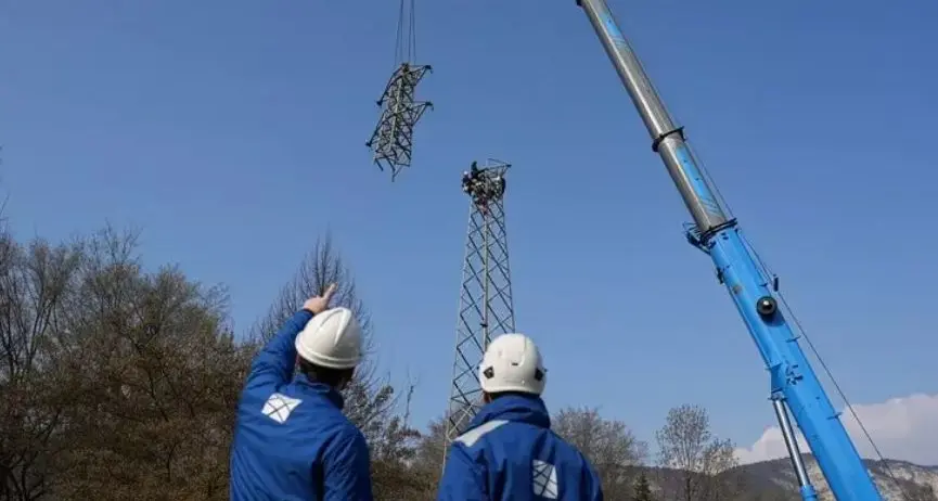 Terna “libera” Trento da 12 chilometri di vecchie linee aree elettriche: recuperati 35 ettari di territorio