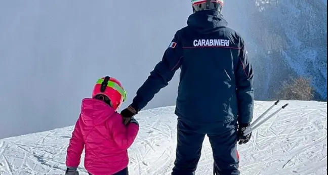 Bambina di sei anni abbandonata per ore sule piste da sci, e \"salvata\" dai Carabinieri di Sesto Pusteria