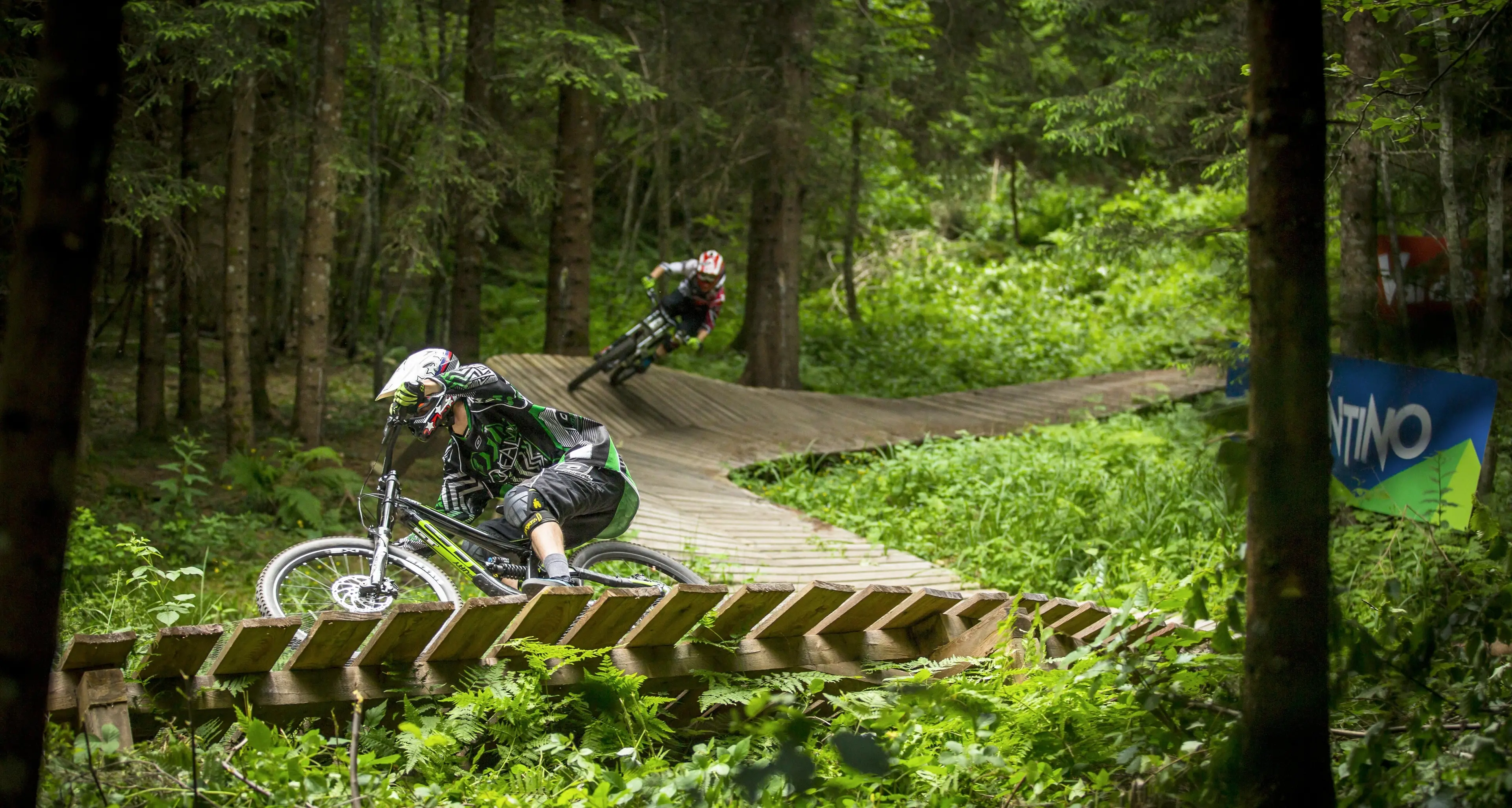 Downhill a Daolasa, grave un quattordicenne caduto con la bicicletta sulla pista «Black Snake»
