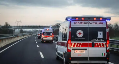 Tragedia a Latina, mangia un panino col salame e muore a 13 anni: “Forse uno shock anafilattico”