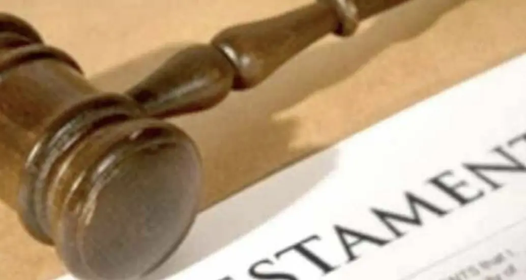 Diventa amico dell'anziano e si fa intestare l'eredità: la denuncia partita dalla nipote del 90enne
