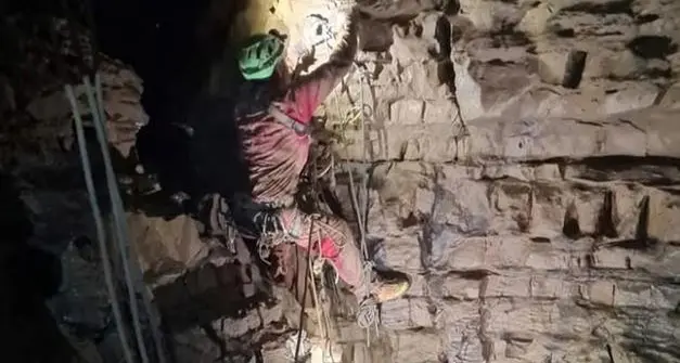 Speleologa intrappolata nella grotta: i soccorsi andranno avanti per tutta la notte