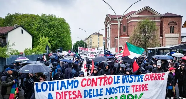 G7: partita la manifestazione a Venaria Reale contro il vertice
