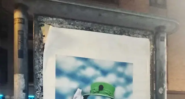 Regina: il 'Banksy torinese' omaggia Elisabetta II