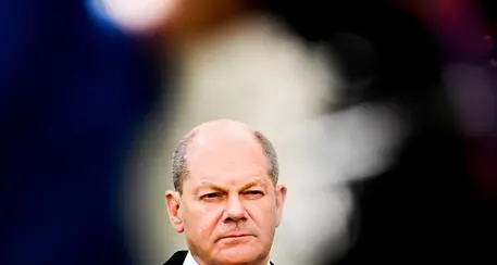 Scandalo Spd, droga dello stupro alla festa del partito. C'era anche Olaf Scholz