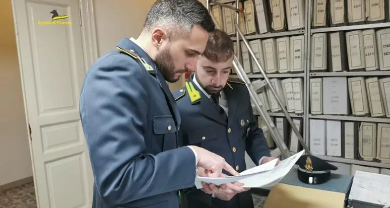Evasione fiscale sulle auto di lusso, la Finanza di Trento smantella la frode milionaria, la base a Desenzano