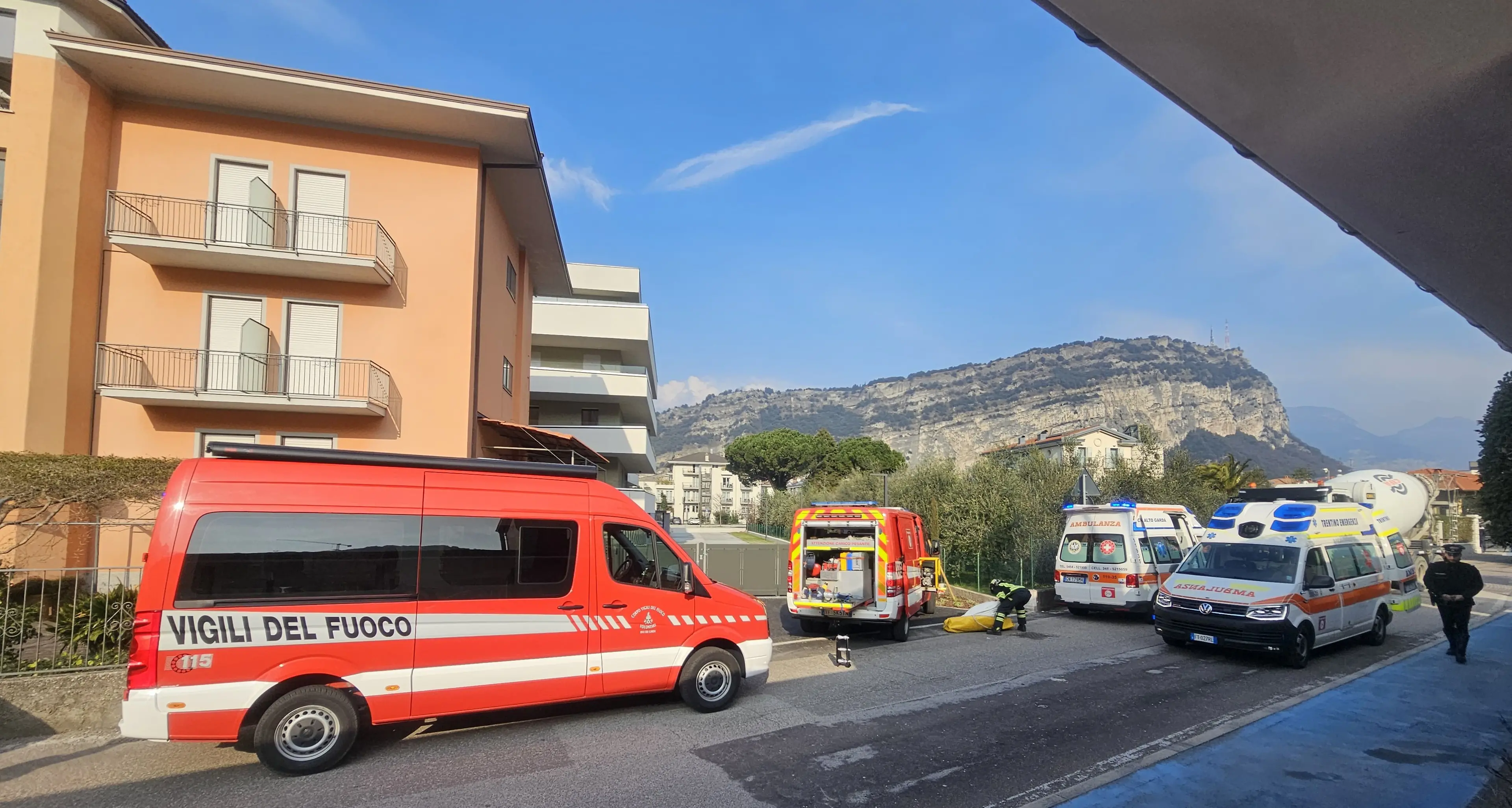Torbole, due donne anziane travolte da un camion
