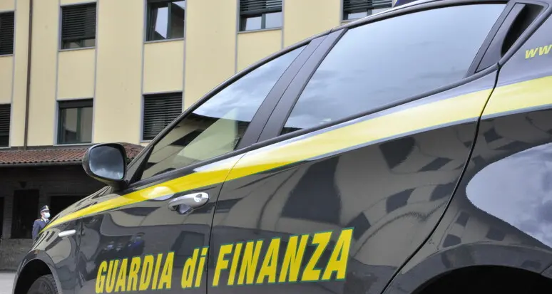 Truffe porta a porta per quasi 3 milioni, arrestato il capo di una banda. Almeno 208 gli episodi, anche in Trentino