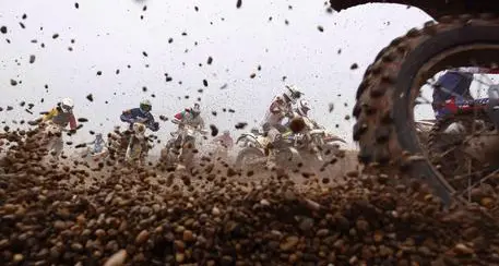 Tragedia nel Bresciano: incidente in una gara di motocross, muore un ragazzo di 16 anni