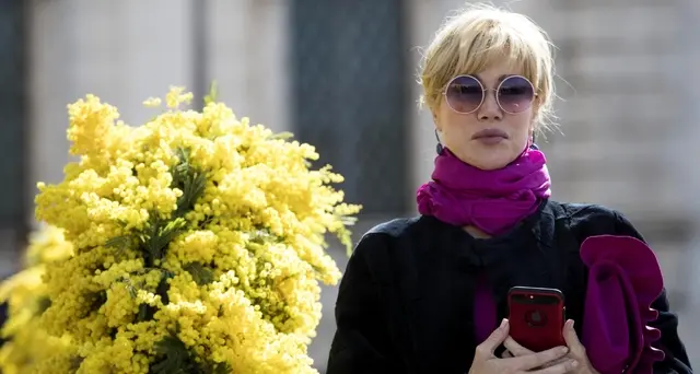 Violenza donne: Regione Lazio lancia campagna 'Nonseisola'