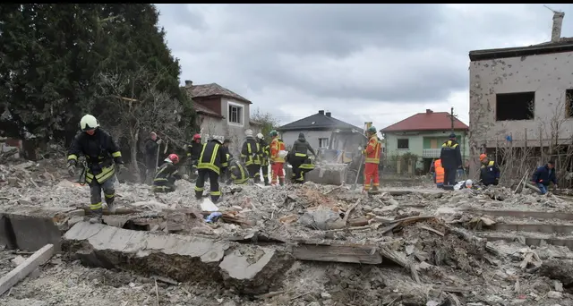 Ucraina: Droni sulla Poltava, colpiti edifici amministrativi