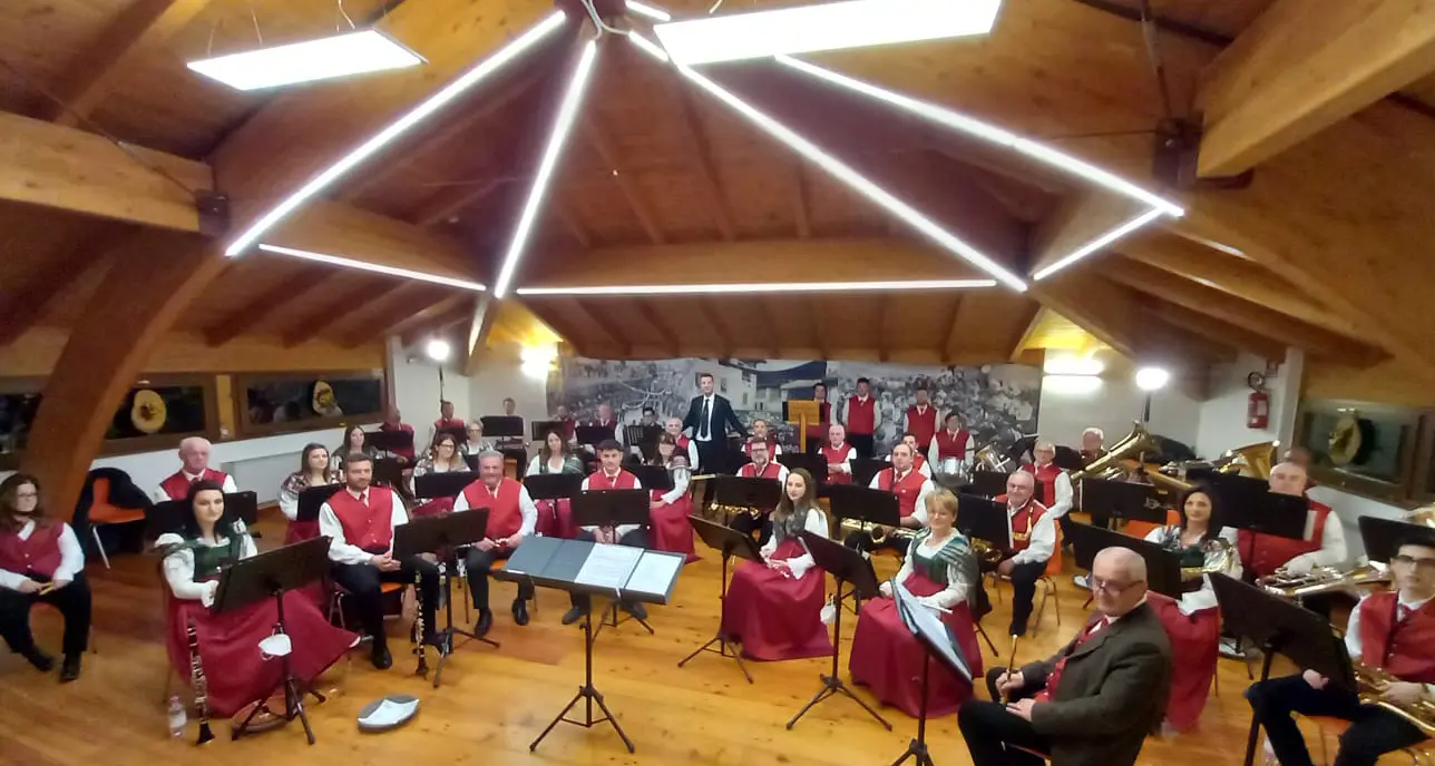 Castel Condino scrive gli auguri al Papa, che risponde. E invita la banda San Giorgio a suonare in Piazza San Pietro in giugno