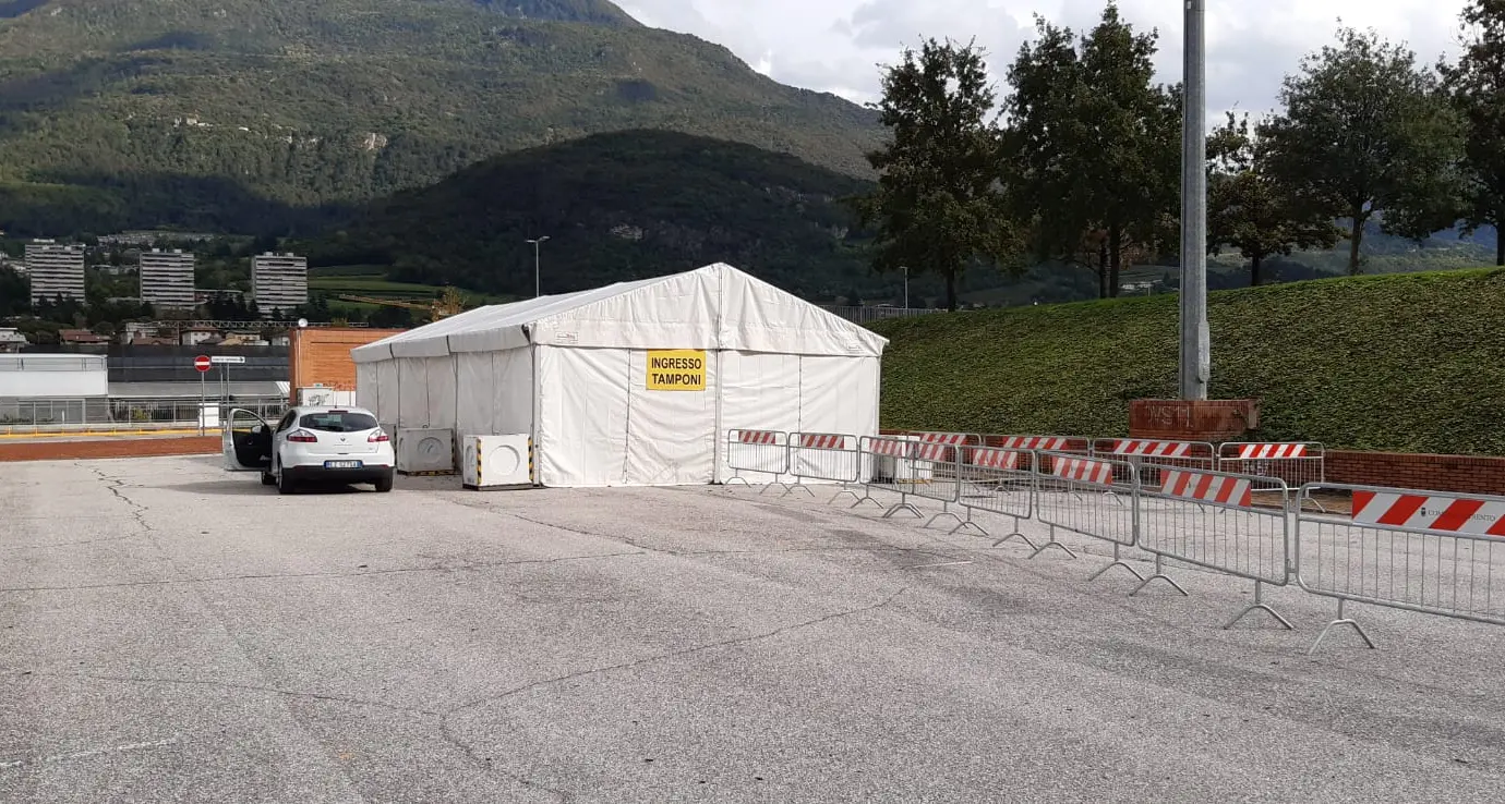 Code per il tampone a Santo Stefano: fino a due ore in auto a Mattarello per fare il molecolare