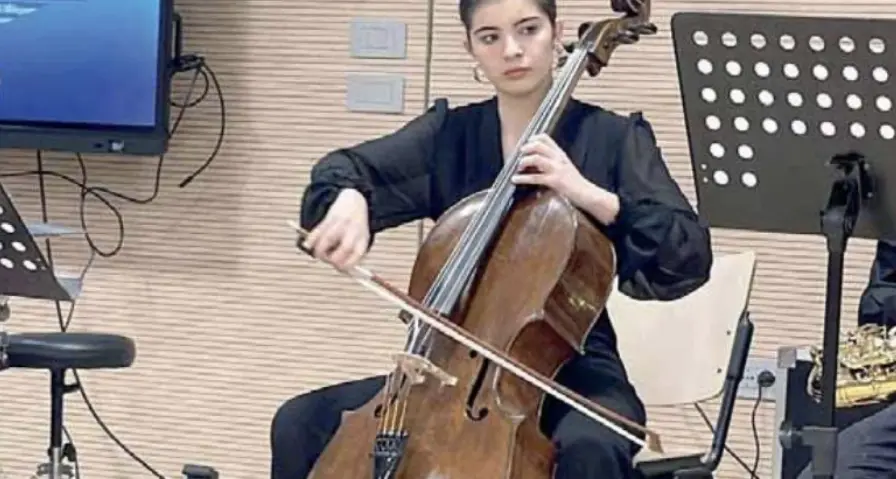 Il violoncello di Greta Alma Vezzani, per papa Leone XIV: “È stato bellissimo”
