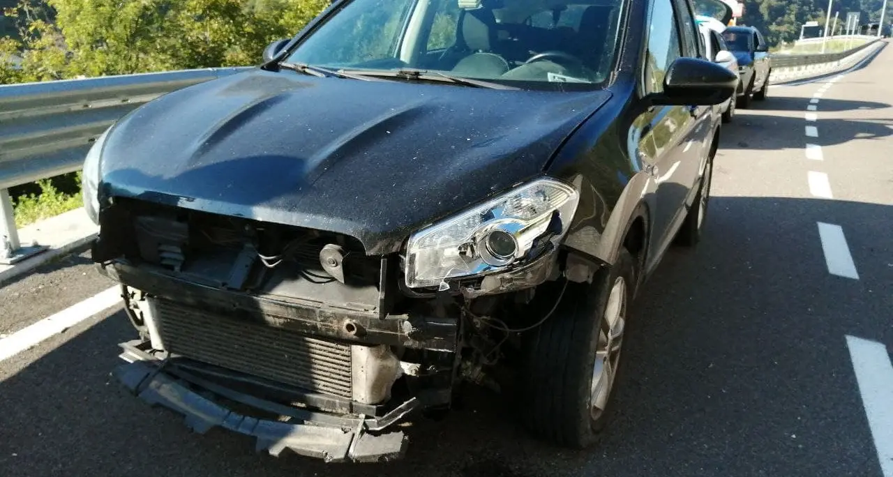 Ubriaco alla guida con un tasso alcolemico quattro volte oltre il limite, 68enne a denunciato dopo l’incidente a Pieve di Bono