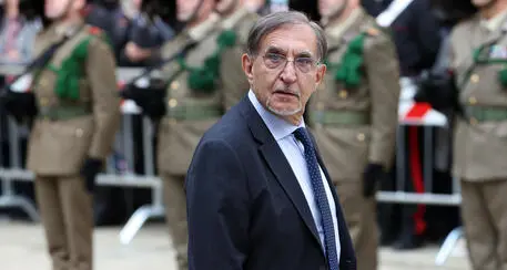 La Russa sconfitto: il Consiglio Alto Adige dice no al ritorno della leva obbligatoria