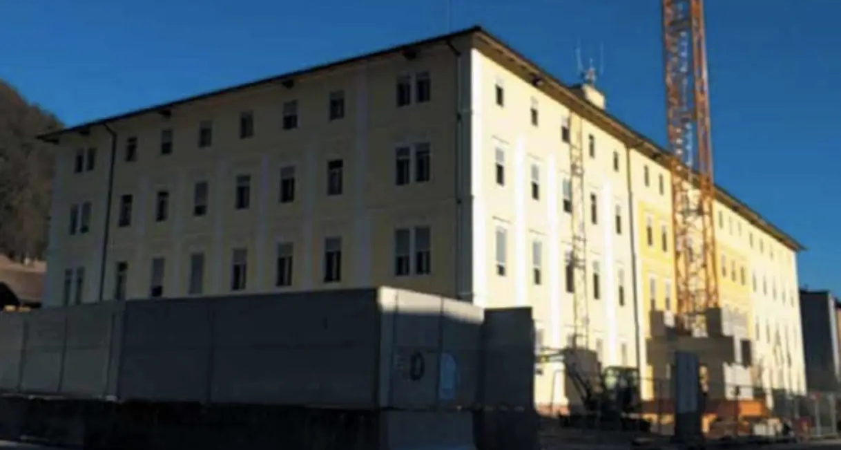 Ospedale di Borgo, si cercano i soldi per ripartire: lavori fermi almeno fino all’autunno