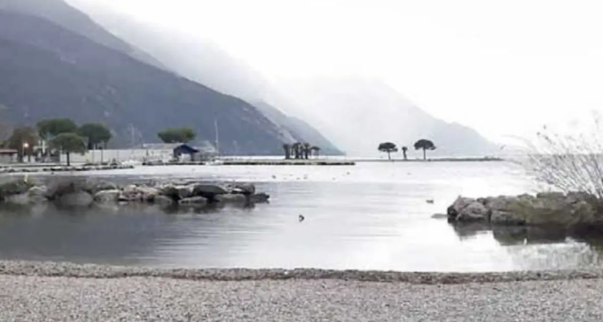 L'altalena del Garda, ora è troppo pieno: dodici mesi fa era ai minimi storici stagionali