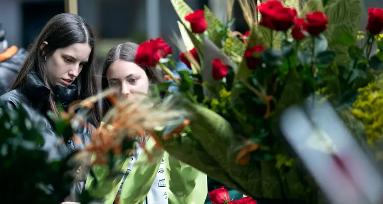 Sei italiani su dieci regalano fiori per la Festa della mamma: ecco quali