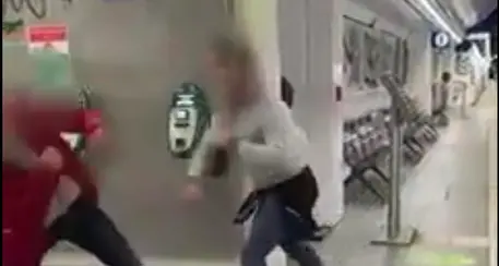 Ancora una aggressione omofoba: \"Io e il mio compagno aggrediti per un bacio\"