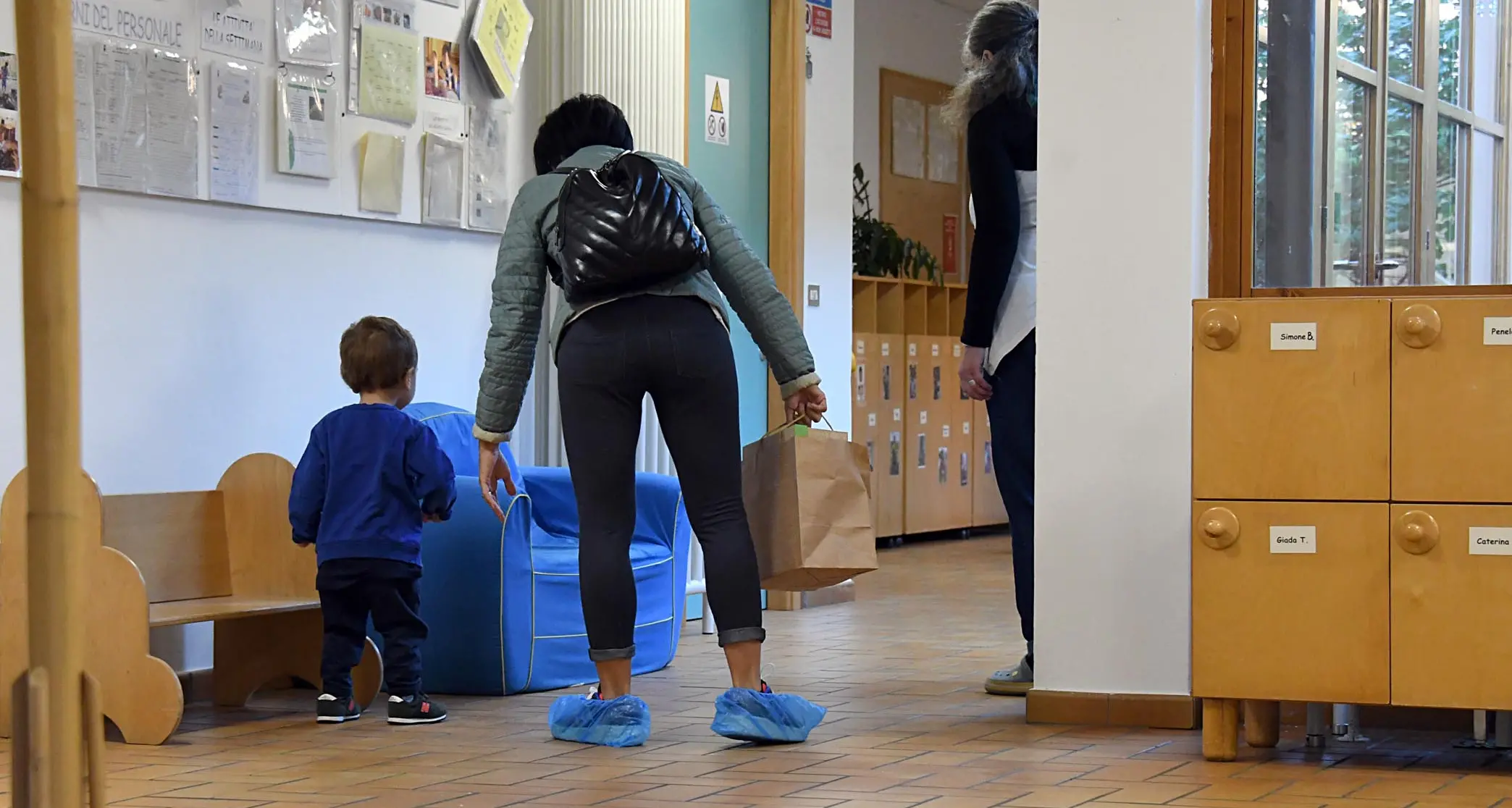 Genitori senza green pass, asilo nido vietato al bambino, riportato a casa: succede a Rovereto