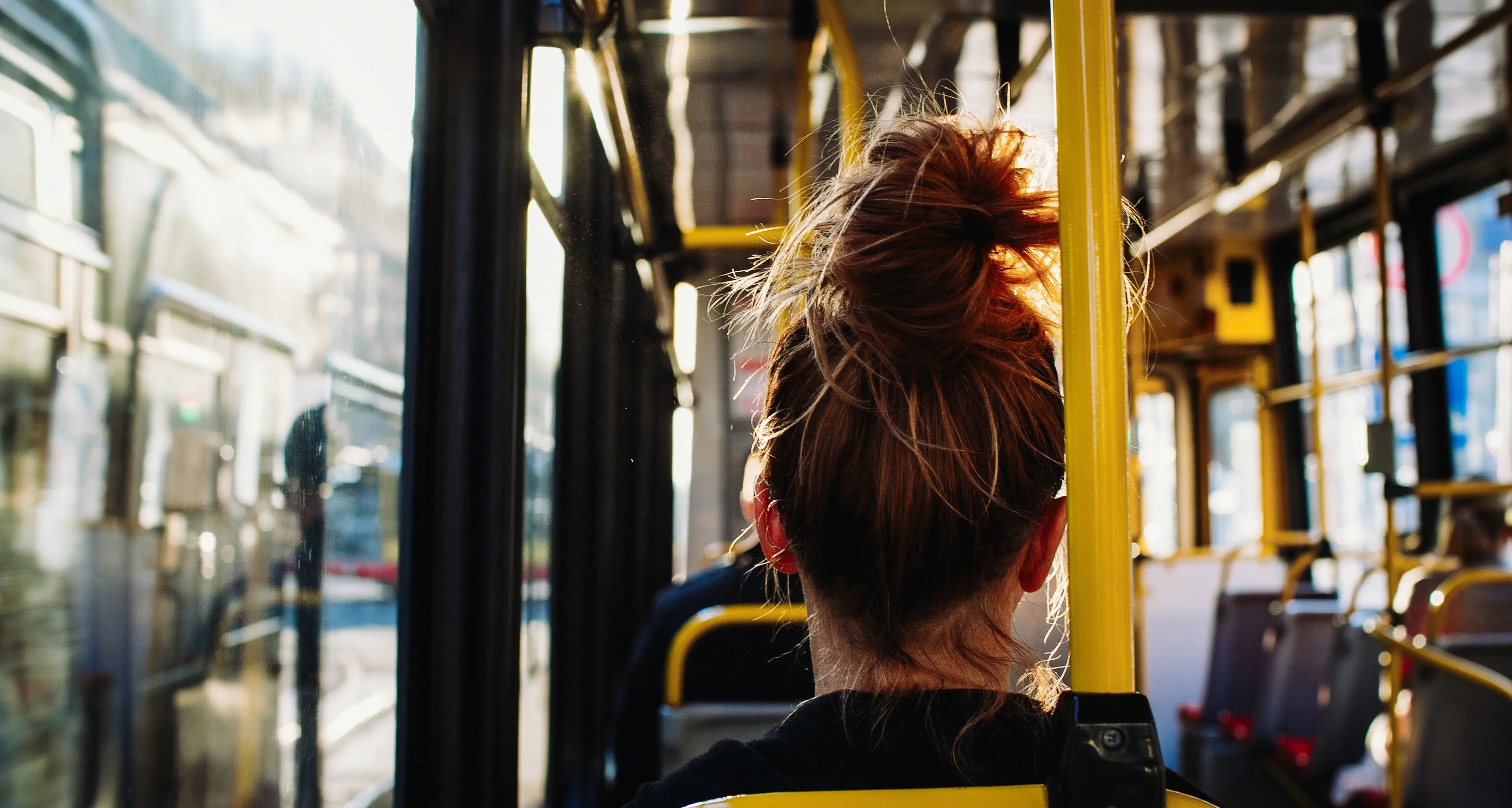 Venosta, diversi episodi di molestie sull’autobus ai danni di minorenni: arrestato un 38enne