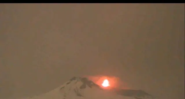 Etna: attività stromboliana ai crateri sommitali, colata non alimentata