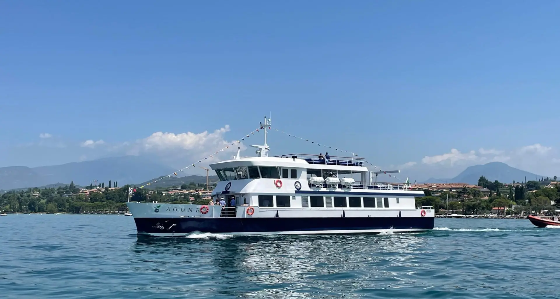 Agone, la prima motonave ibrida sulle acque del Garda