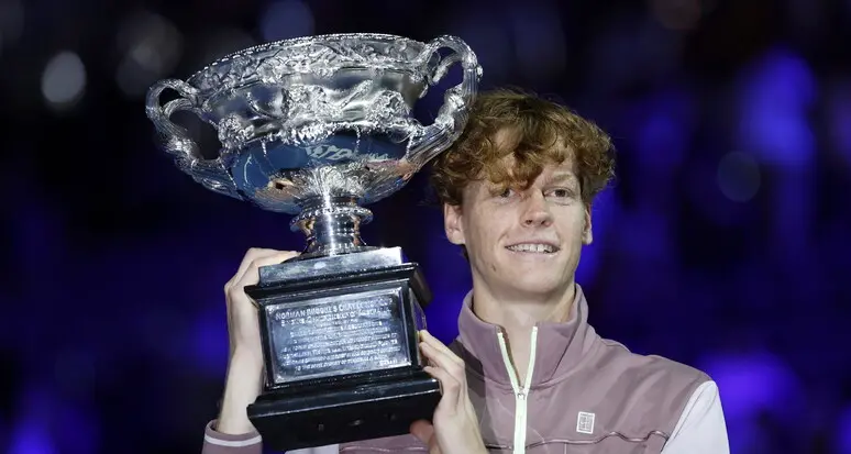 Jannik Sinner: fan e celebrità festeggiano il trionfo del campione italiano
