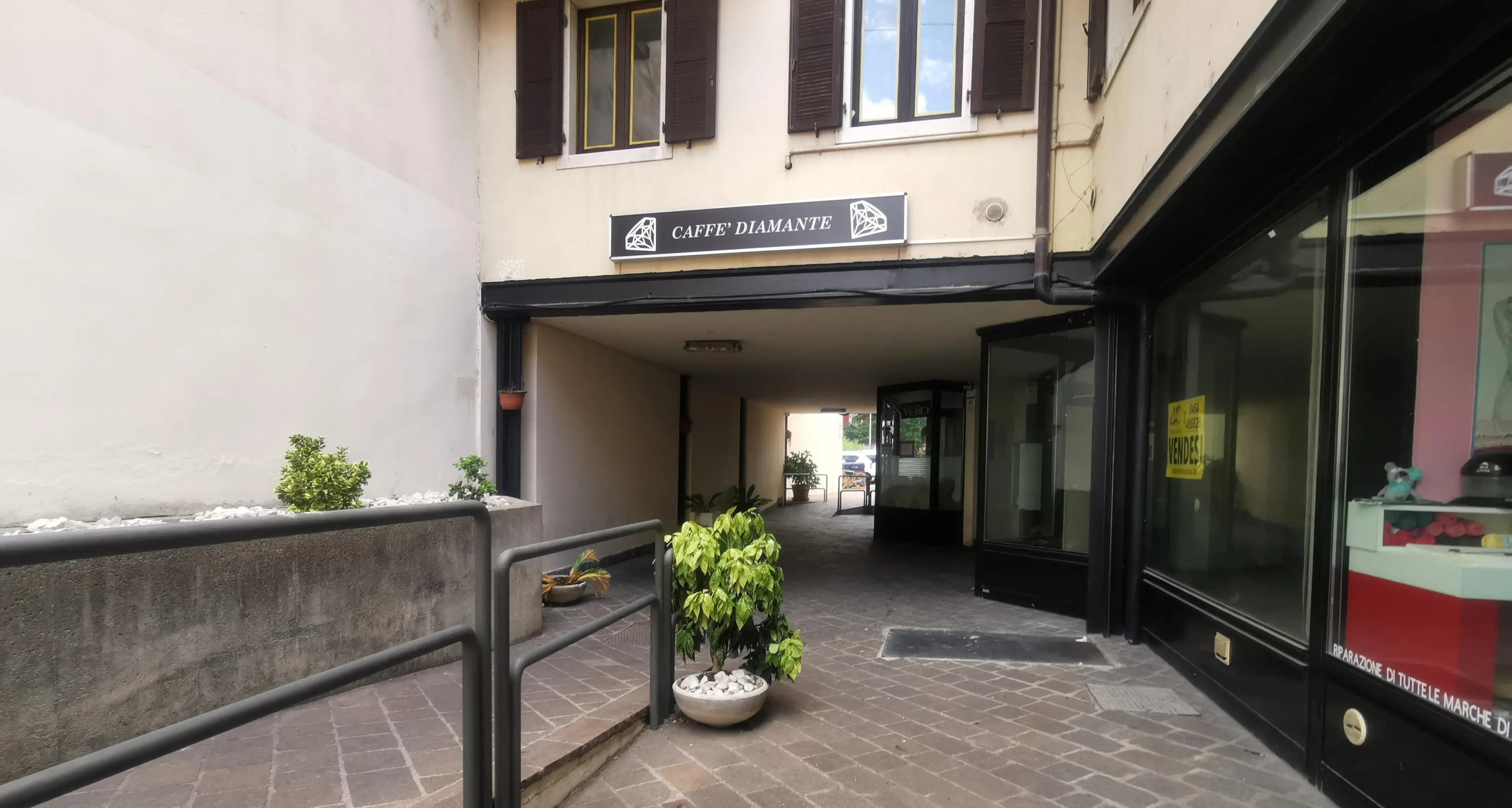 Rovereto, episodi delittuosi al Bar Diamante: il questore sospende l’attività 30 giorni