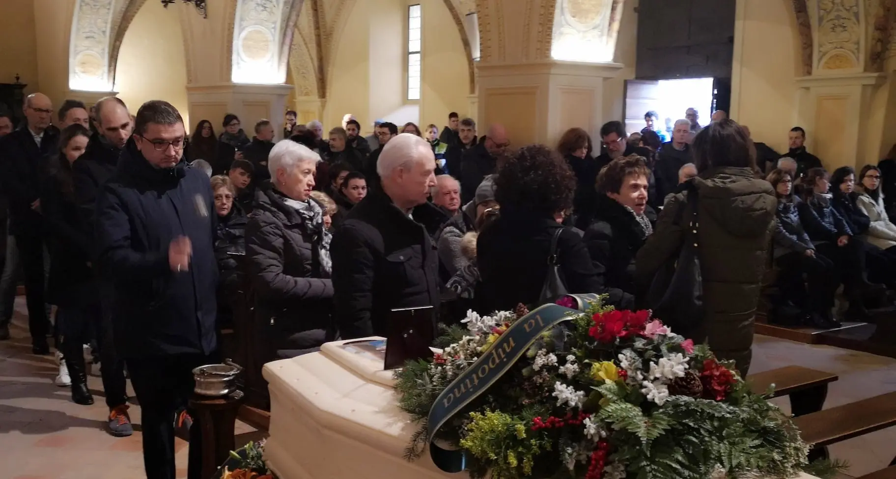 L’ultimo commovente saluto a Giorgio Piccoli: “Lascia sulla terra le tracce luminose delle sue elette virtù”