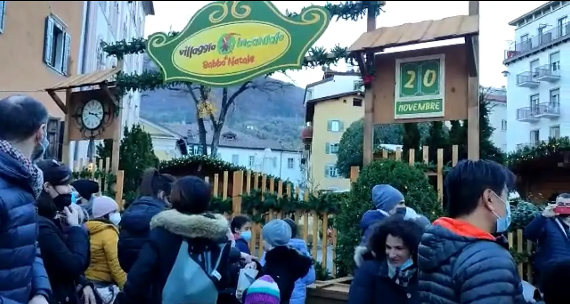 A Trento è già iniziato il Natale: da oggi i mercatini, grande entusiasmo in città